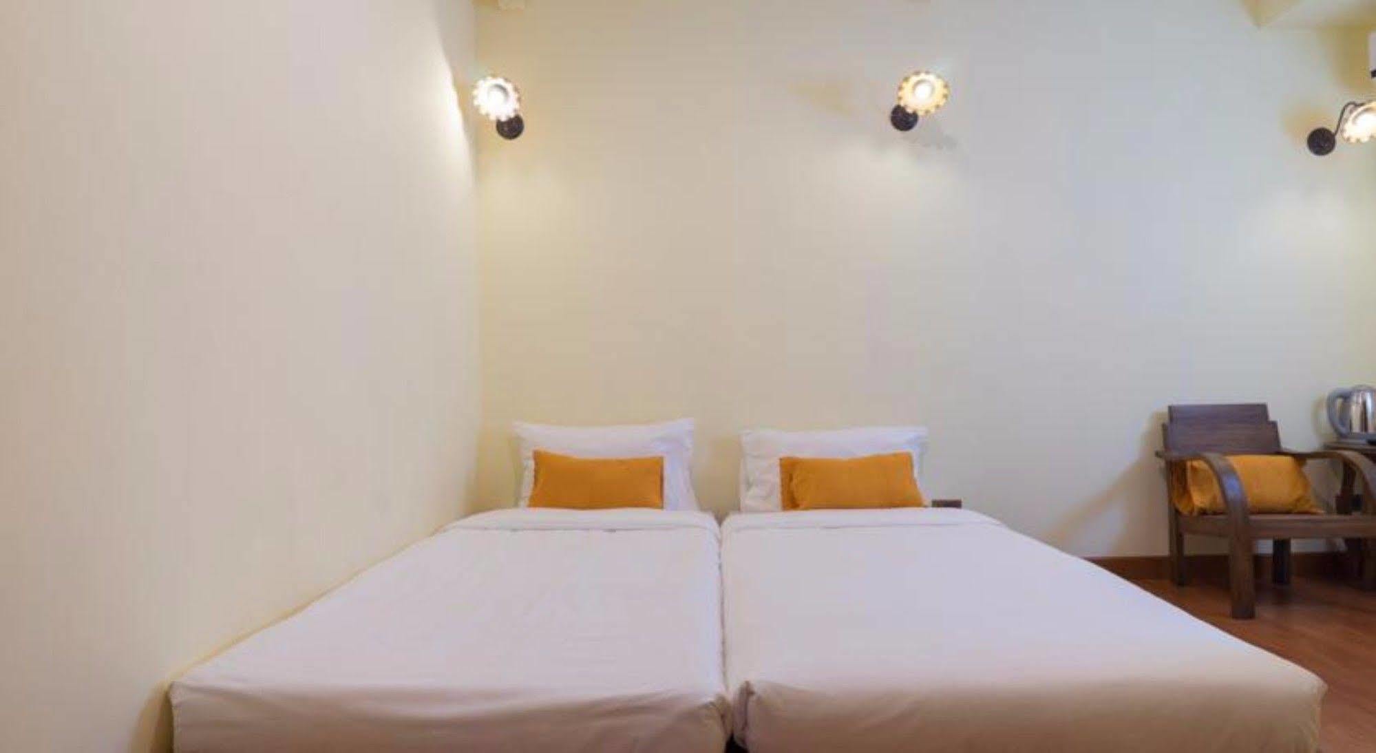 Manon Sleepeatdrink Chiang Mai Exterior foto