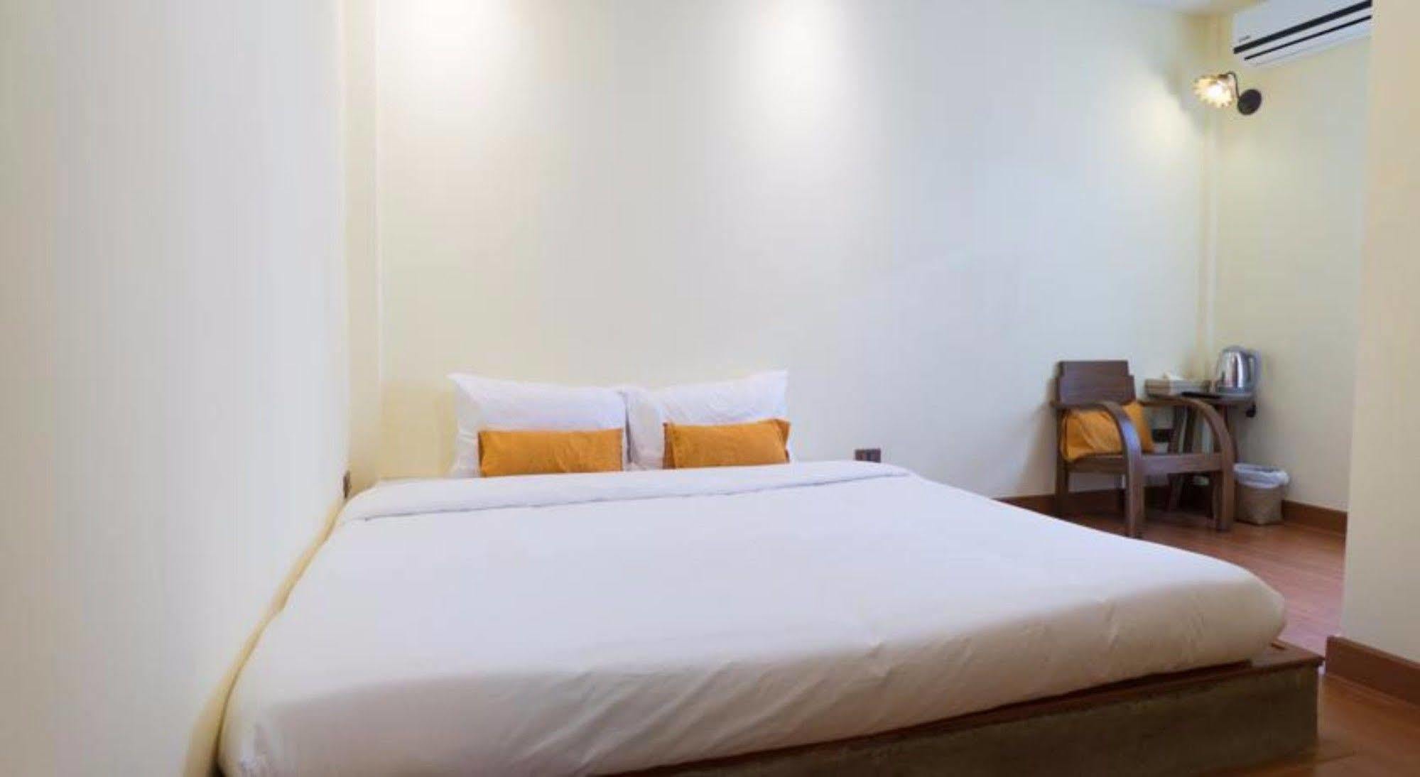 Manon Sleepeatdrink Chiang Mai Exterior foto