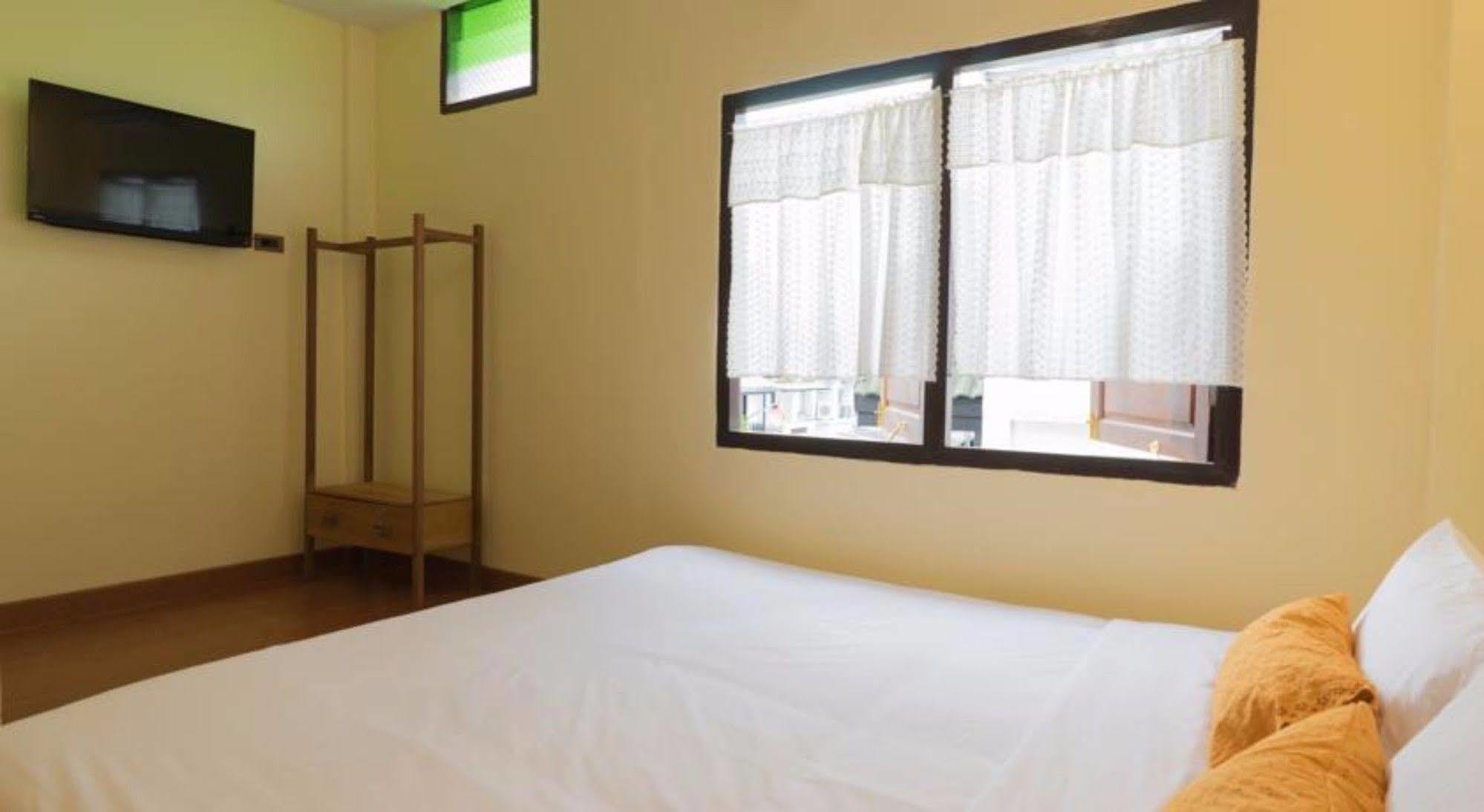 Manon Sleepeatdrink Chiang Mai Exterior foto