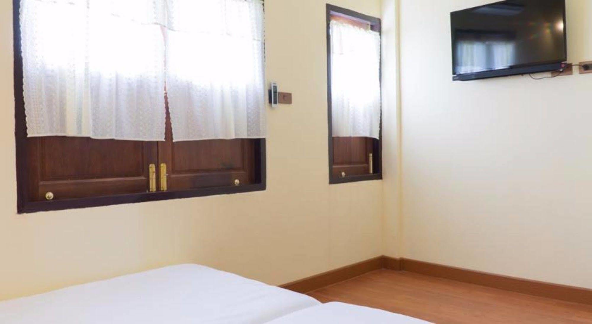 Manon Sleepeatdrink Chiang Mai Exterior foto