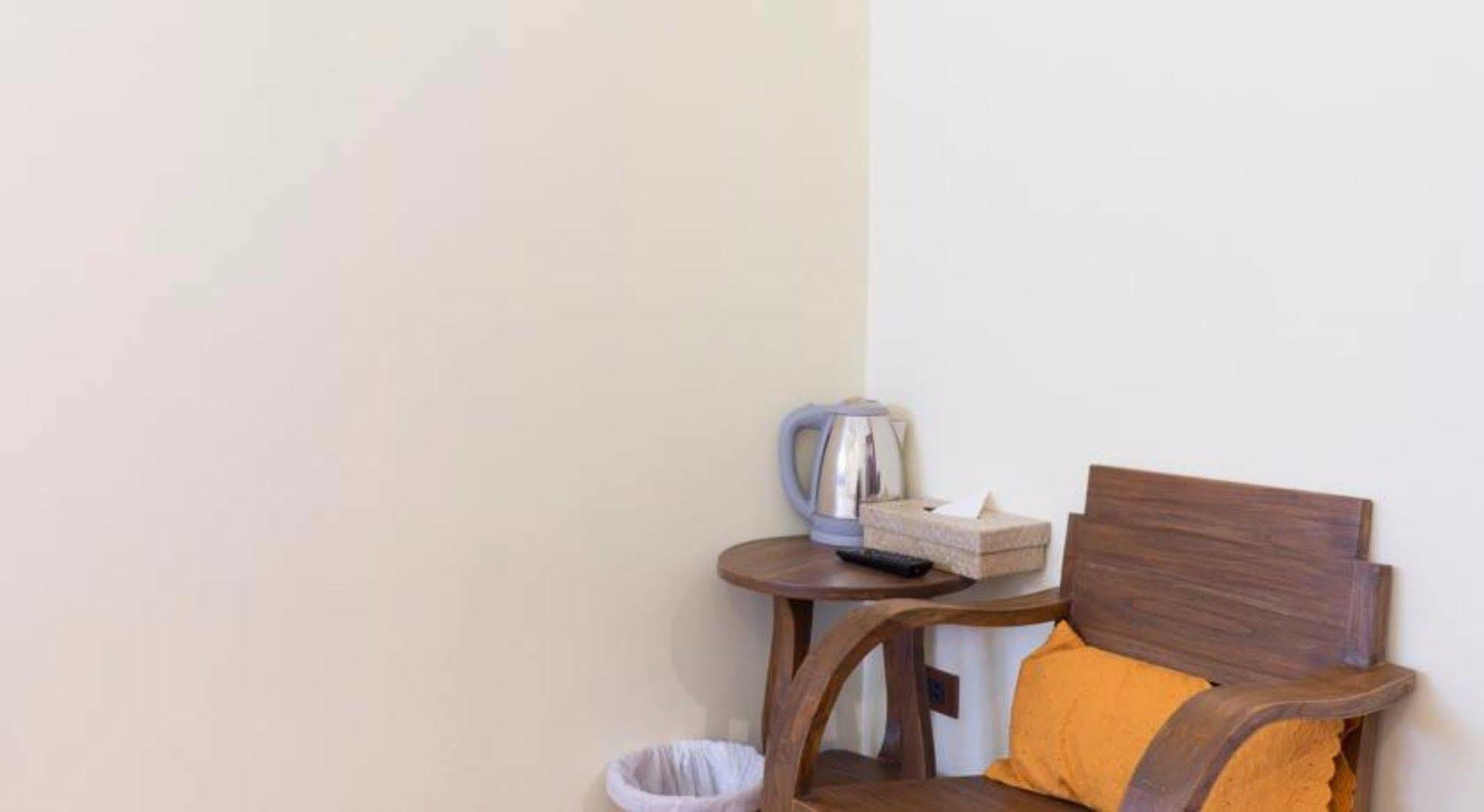 Manon Sleepeatdrink Chiang Mai Exterior foto
