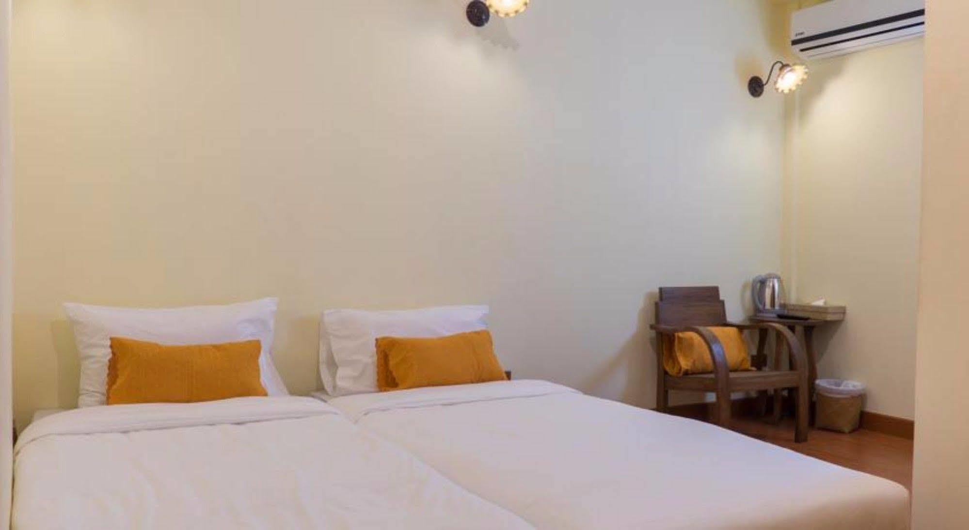 Manon Sleepeatdrink Chiang Mai Exterior foto