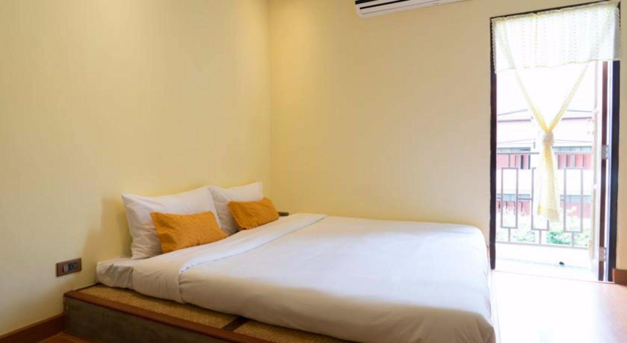 Manon Sleepeatdrink Chiang Mai Exterior foto