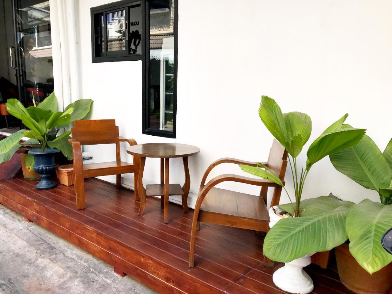 Manon Sleepeatdrink Chiang Mai Exterior foto